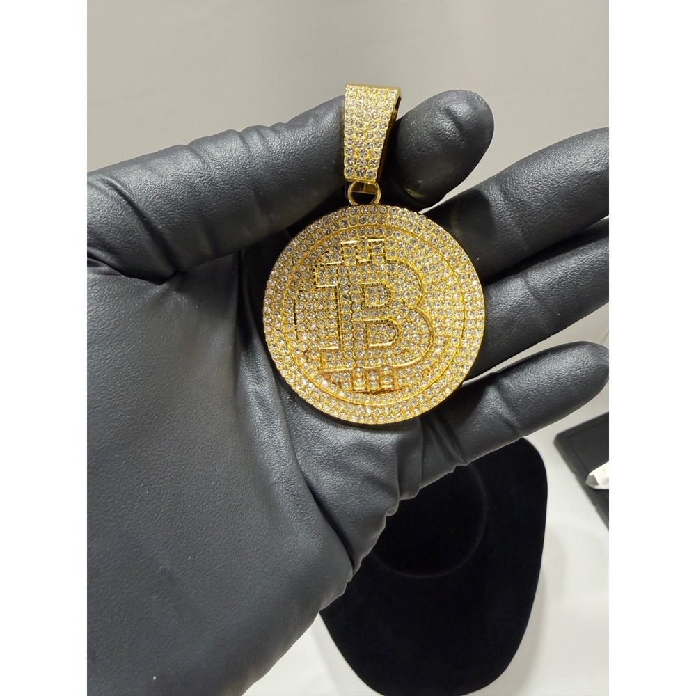 b circle pendant iced out vvscz 2inch
